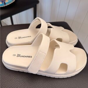 No Boundaries Kids Cream Slide Sandals